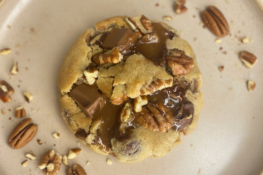 Chocolate pecan caramel cookie/ Biscuit au chocolat caramel pacanes