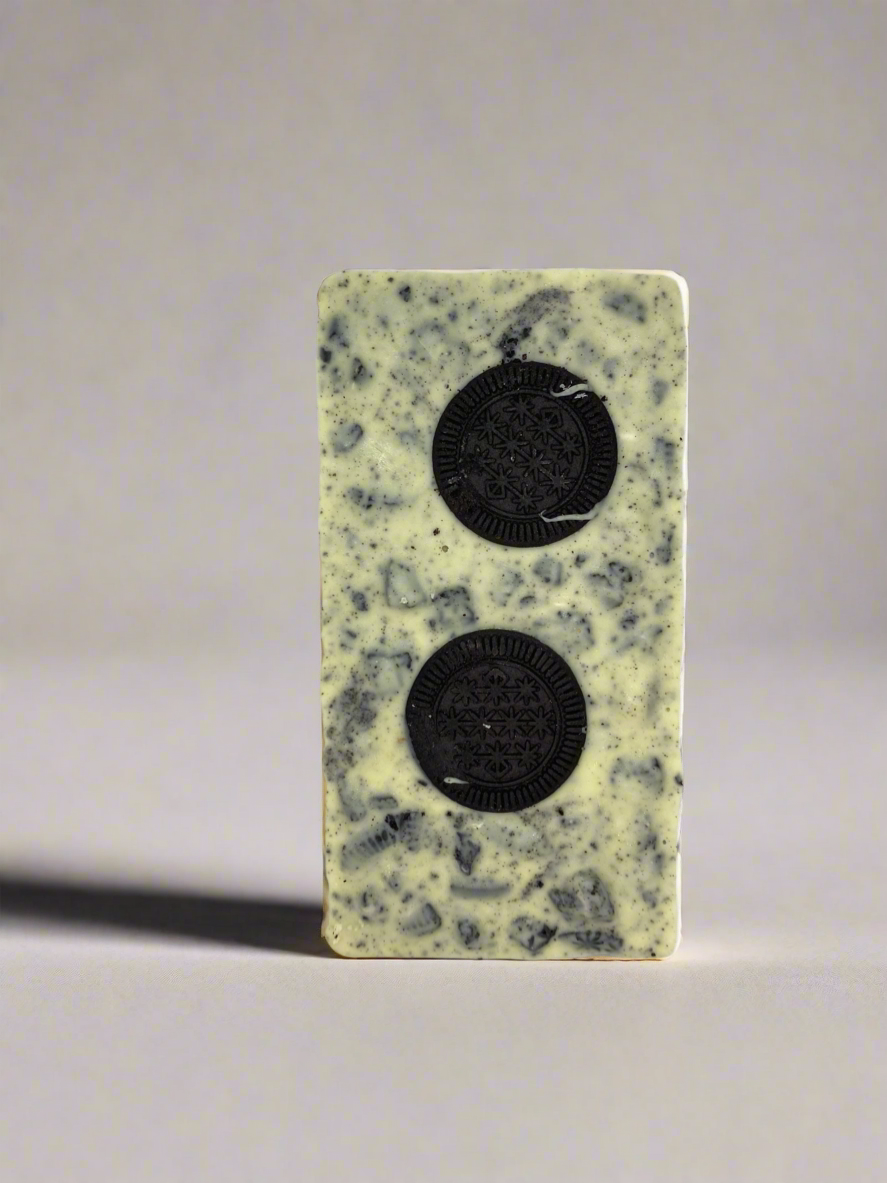 Cookes and Cream Chocolate Bar