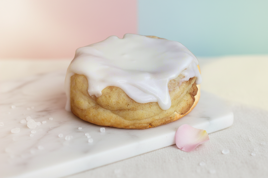 Cinnamon roll cookie